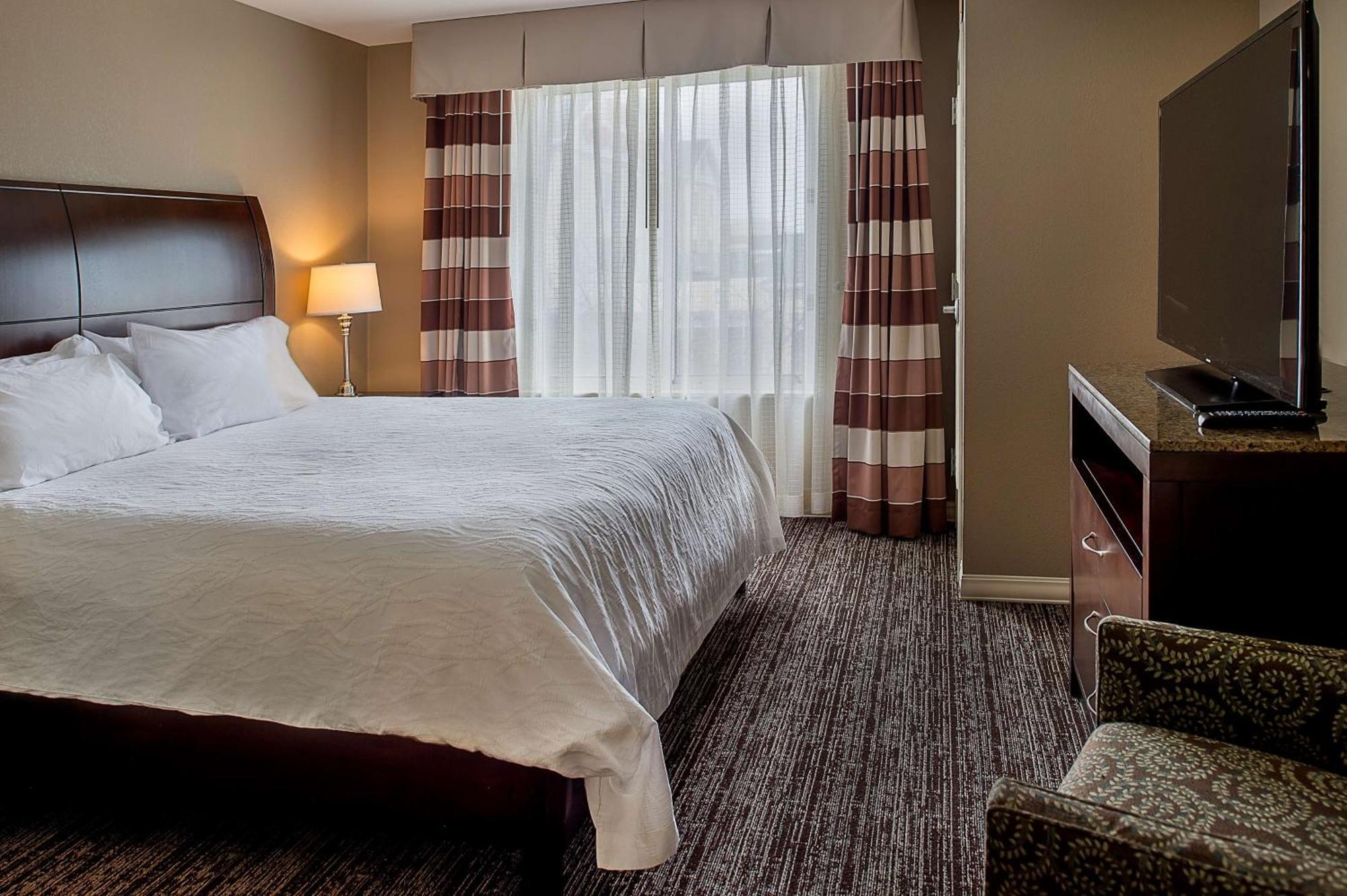 Hilton Garden Inn St. Louis Airport Berkeley Exterior photo