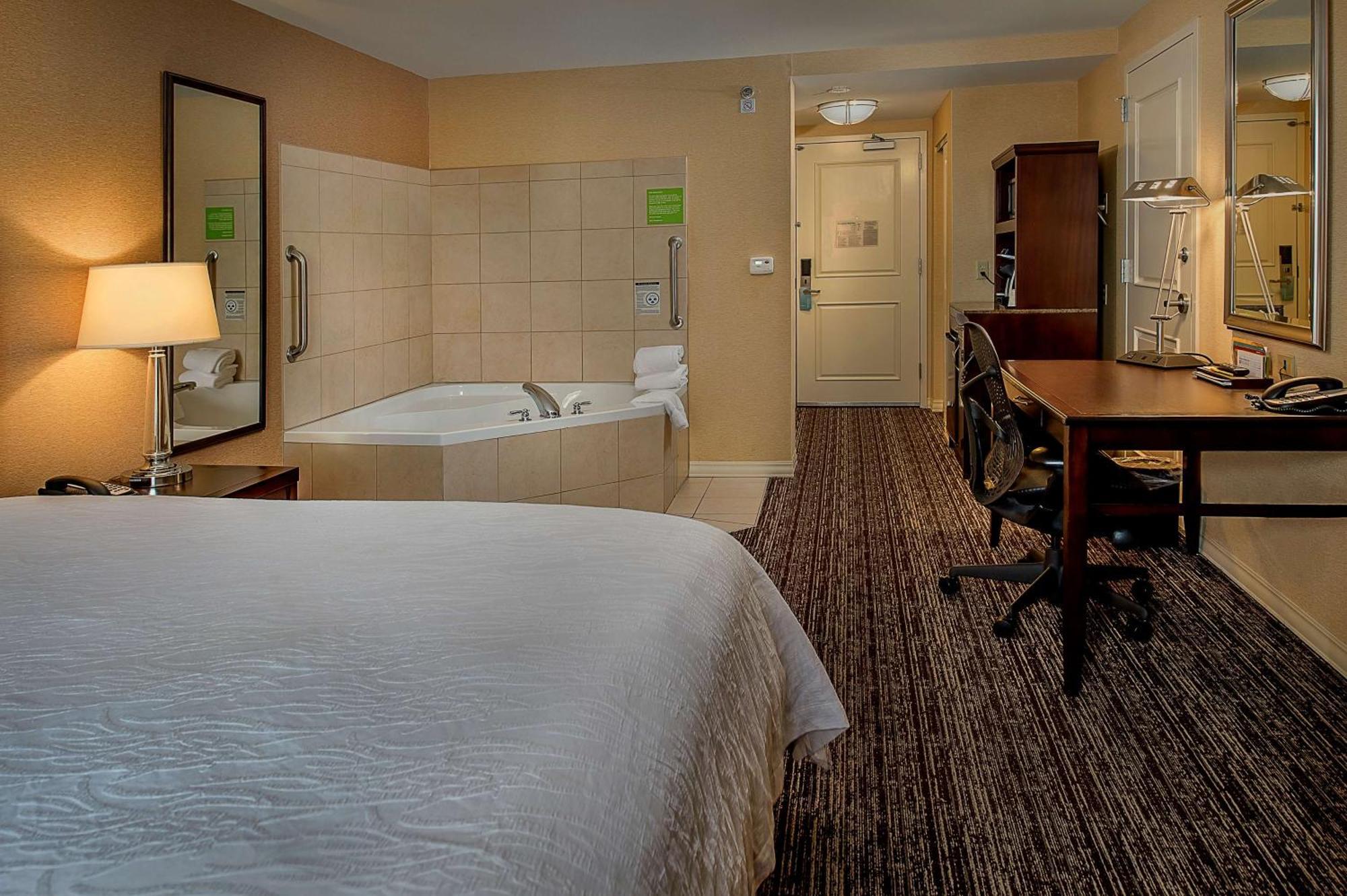 Hilton Garden Inn St. Louis Airport Berkeley Exterior photo